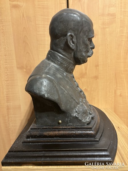 Bust of József Ferenc (József Damkó)