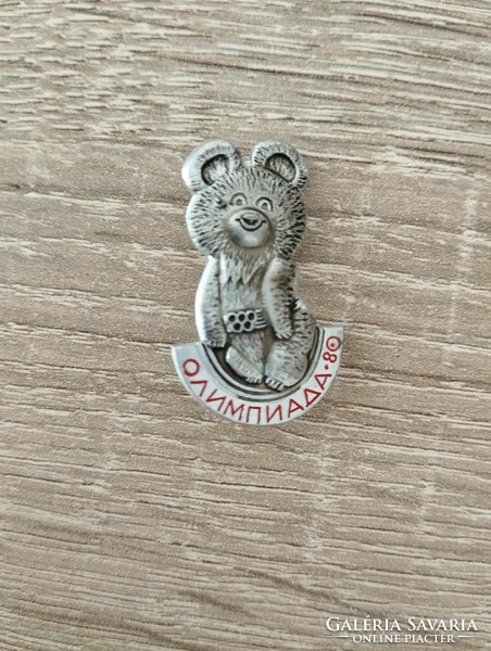 Misa teddy bear badge, in good condition