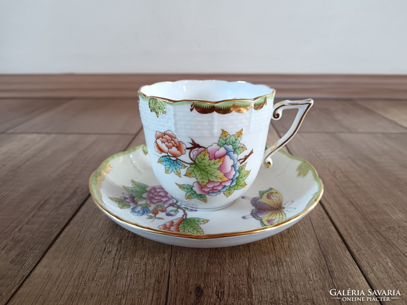 Large cup with Victoria pattern from Herend