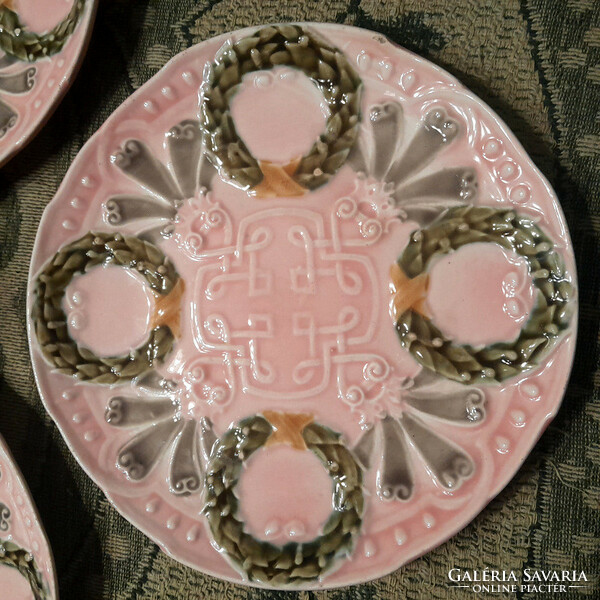 1880-as évek- MAJOLIKA KÉSZLET - talpas tál + 5 tányér - Art&Decoration