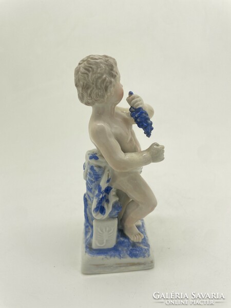 Antik sitzendorf putto szőlővel 10.5cm porcelán figura