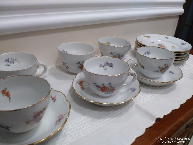 Fantastic porcelain set of 14 pieces