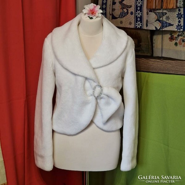 About M Snow White Color Bridal Fur Bolero, Casual Little Jacket, Blazer With Rhinestone Clasp