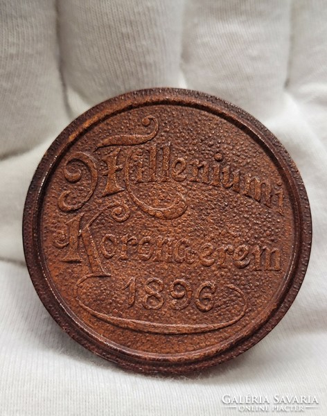 Millennium 1 crown 1896 in a red-brown leather effect gift box