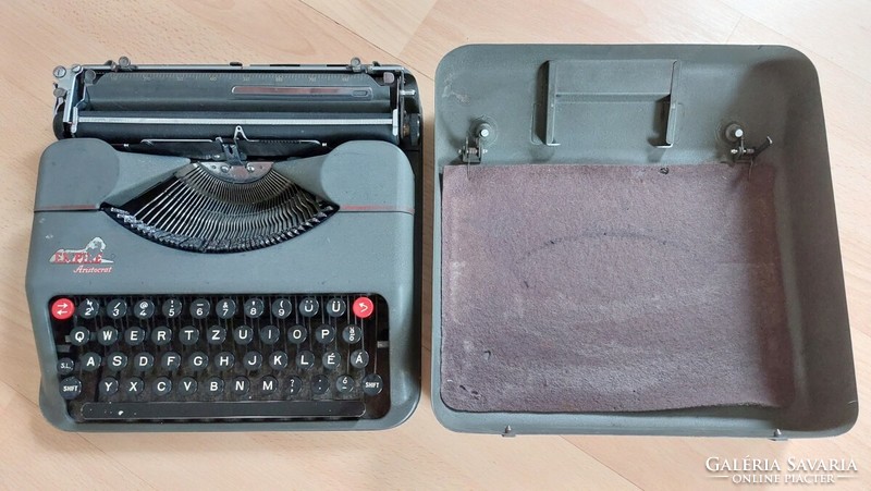 Rare empire aristocrat portable typewriter pocket typewriter