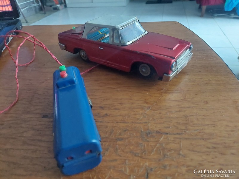 Retro old metal car with remote control