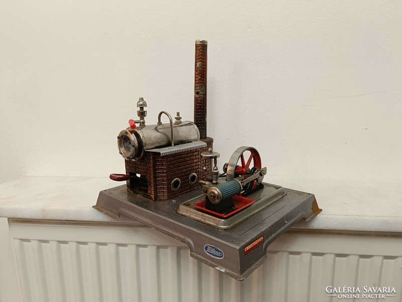 Antique metal toy steam engine in steam engine box 811 8228