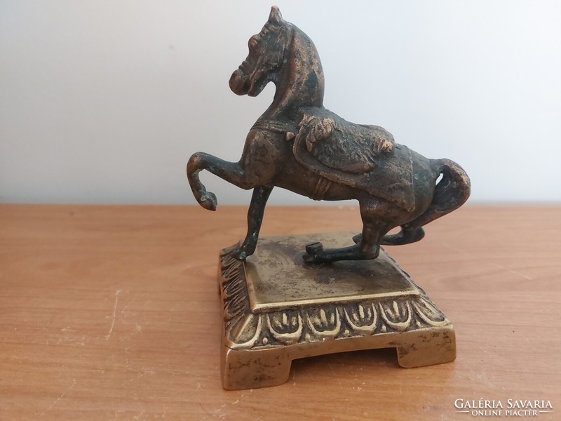 (K) bronze equestrian statue
