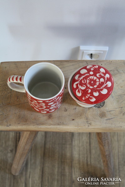 Hand-painted porcelain mug with tea strainer - new, flawless