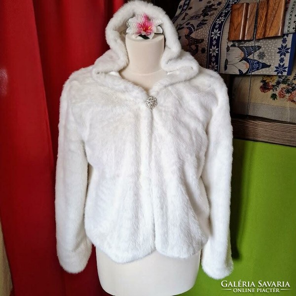 Approx. L off-white bridal fur bolero, casual jacket with hood and rhinestone buttons