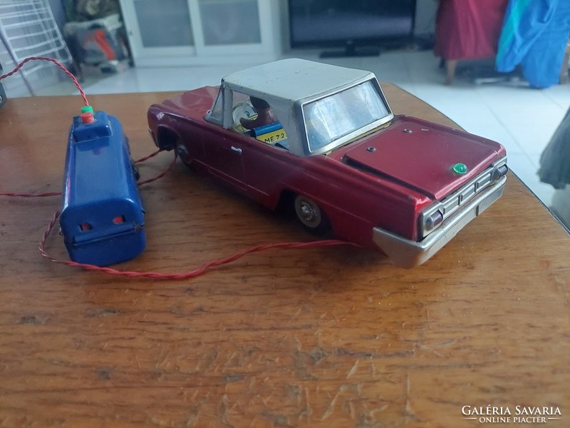 Retro old metal car with remote control