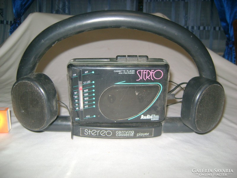 Retro AUDITON rádiós magnó, magnetofon