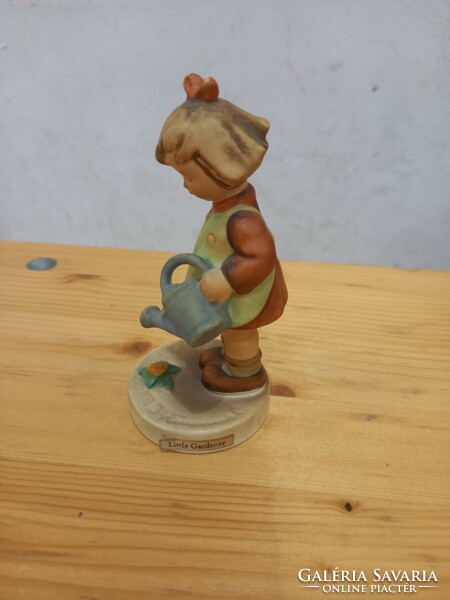 Pazar régi Hummel/Goebel porcelán szobor: a kis kertész (11 cm)
