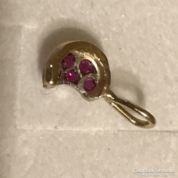 Antique yellow gold pendant with tiny rubies
