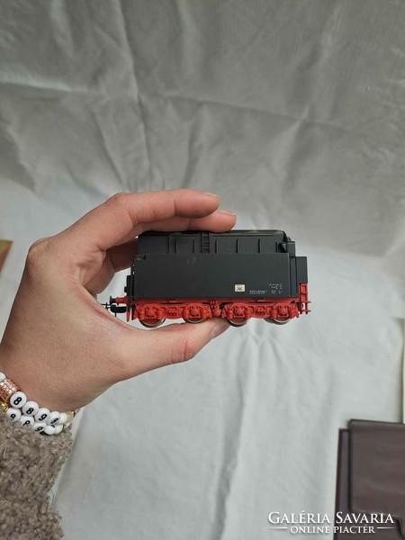 PIKO modellbahn mozdony kísérőkocsival