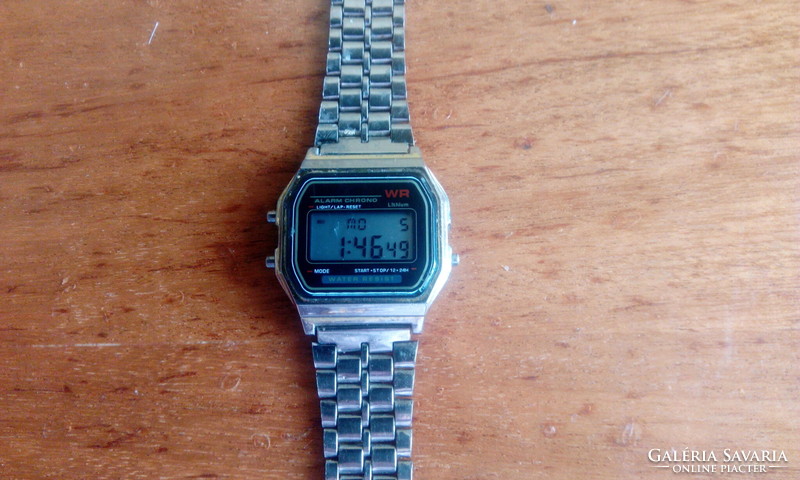 Retro wr quartz watch