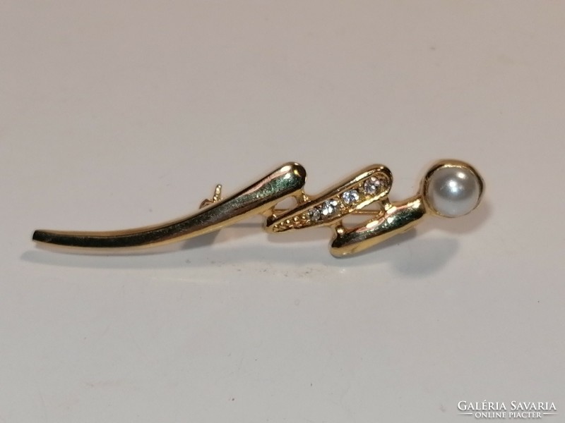 Tekla pearl brooch (1045)