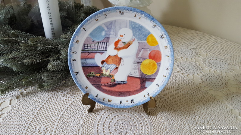 Beautiful snowman porcelain Christmas plate, wall decoration