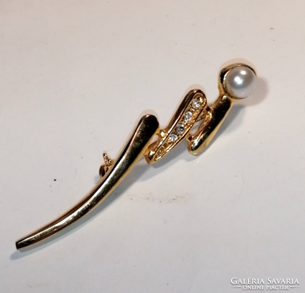 Tekla pearl brooch (1045)