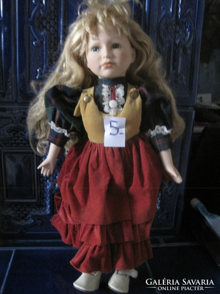 Little disheveled porcelain doll! 5-