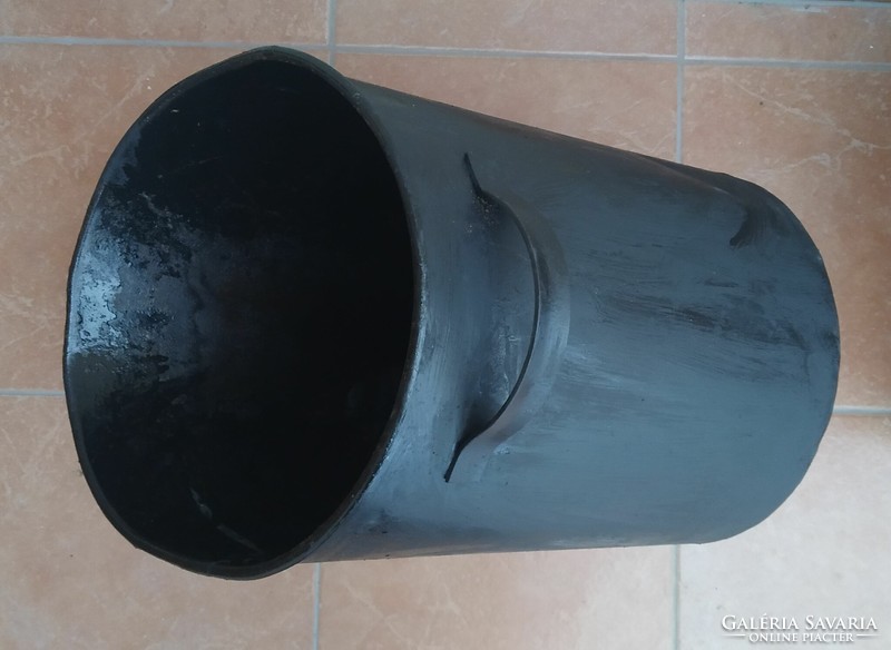 Charcoal bucket (black)