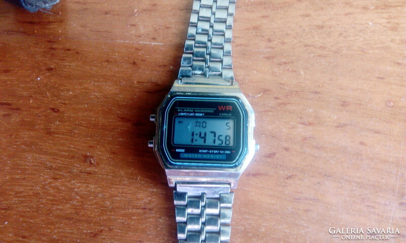 Retro wr quartz watch