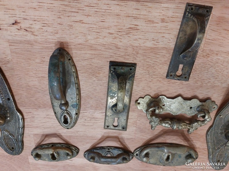 (K) old furniture or other lock covers, handles, which is in the pictures