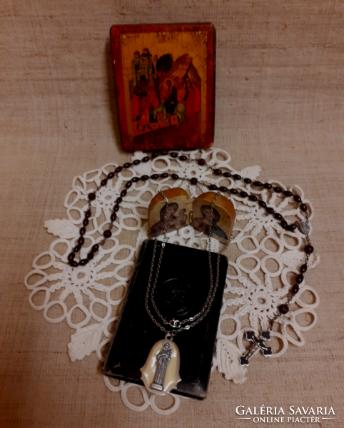 Old German language prayer book s:m.Goretti medallion on chain icon openable altar rosary on tablecloth together