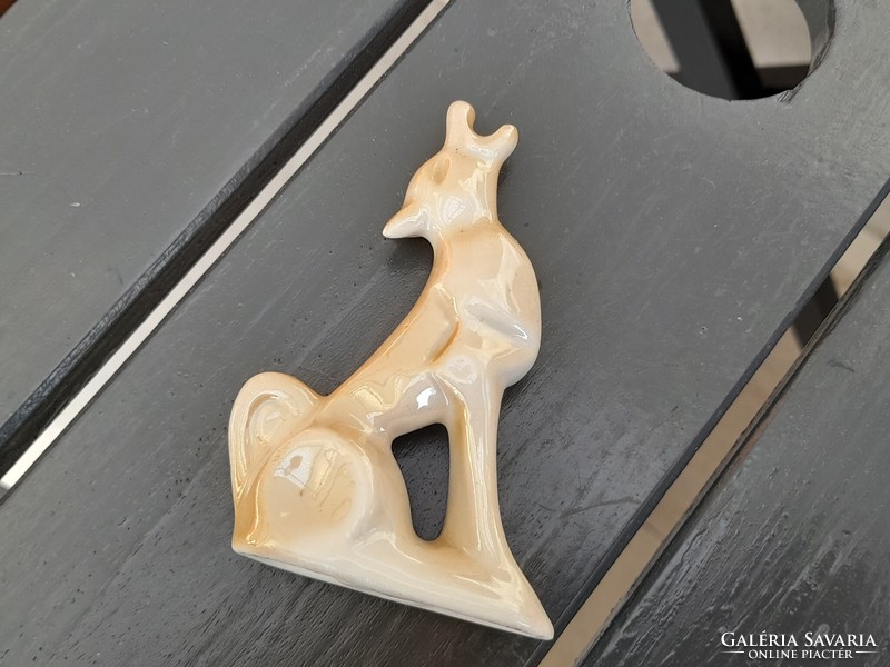 Art-deco vonyító farkas porcelán