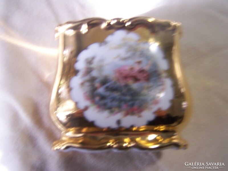 Rococo cigarette offering gilded porcelain jean-honoré fragonard the swing