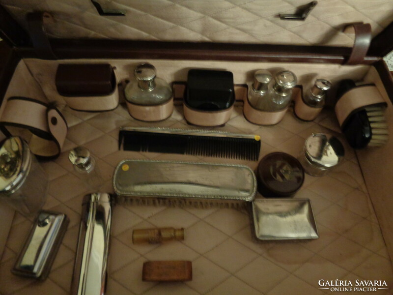 Leather vanity case ca. 1940