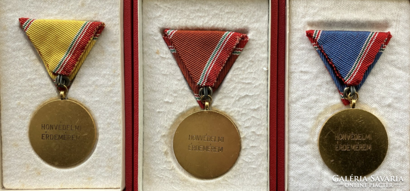 Honvédelmi Érdemérem un. vésett típus (10, 15, 20 év után) - szocialista kitüntetés