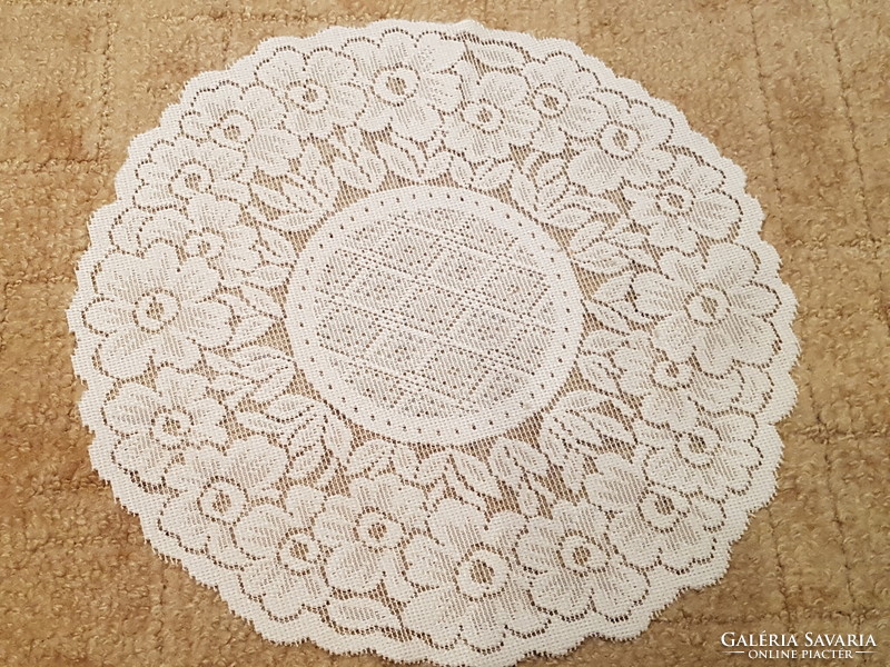 Round lace tablecloths