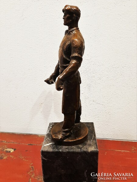 Buzá barna (buzi barnabás, 1910 - 2010): worker - bronze statue