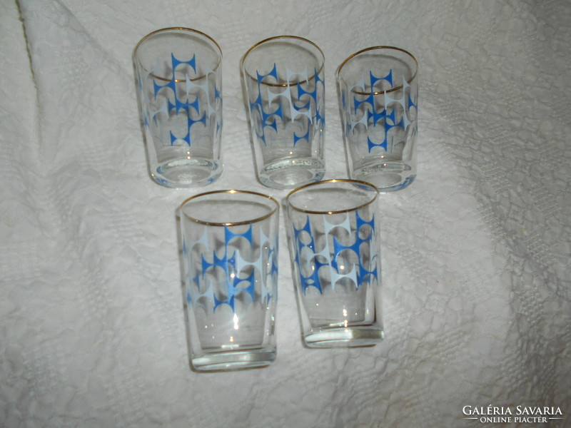 5 colored retro glass cups -- the price applies to 5