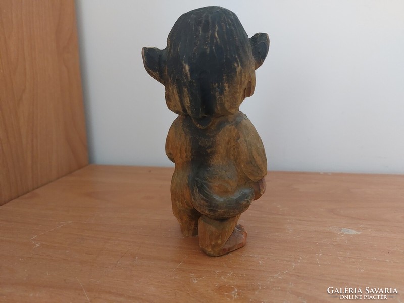 Aranyos kis fából faragott szobor kobold cca 13,5 cm