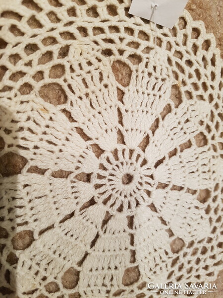 Crochet showcase lace tablecloths beige