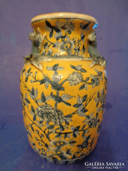 Beautiful antique Chinese vase
