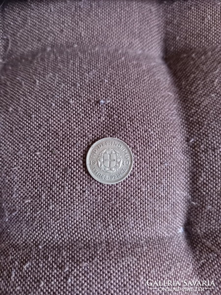 Vi. George 3 pence British silver coin (1940)