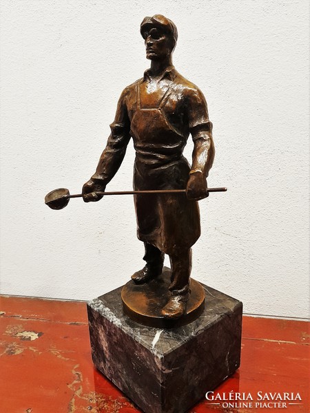 Buzá barna (buzi barnabás, 1910 - 2010): worker - bronze statue