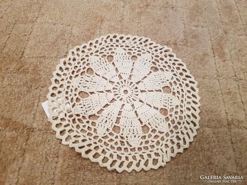 Crochet showcase lace tablecloths beige