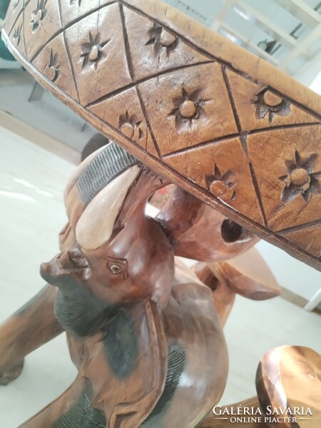 Kávéházi,sarok bútor - indiai jelleggel / elefánt asztal + 2 db .szék