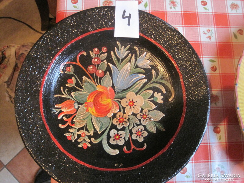 Hand-painted porcelain plate! 4.