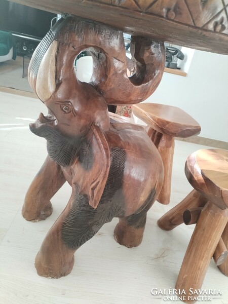 Kávéházi,sarok bútor - indiai jelleggel / elefánt asztal + 2 db .szék