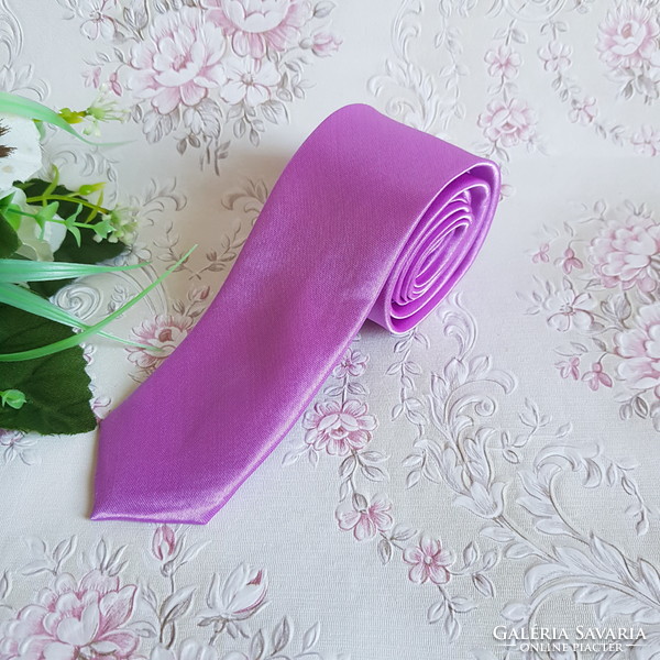 New, thinned light purple satin tie