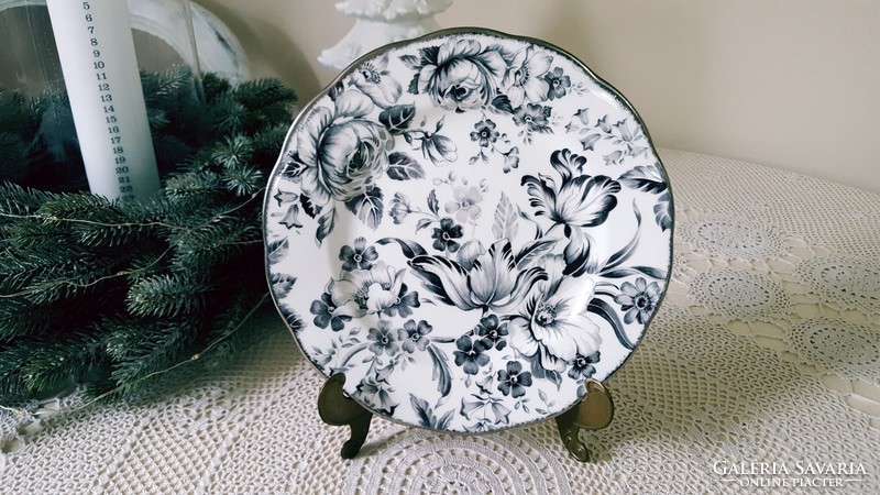 English royal albert, paradise black fine porcelain plate