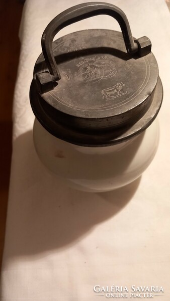 Rrr! Marked porcelain yogurt jar with tin lid (late 1800s)