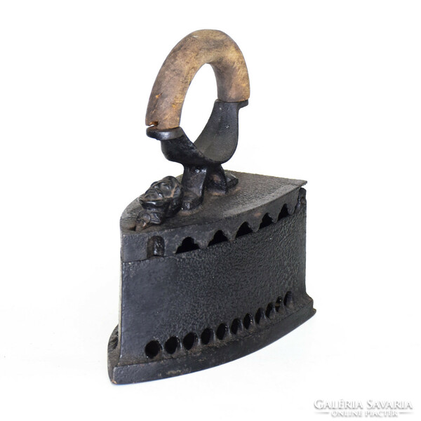 Charcoal iron with kossuth Louis decoration