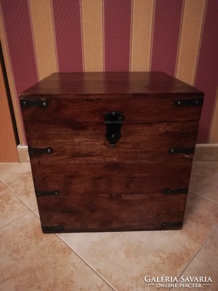 Beautiful rustic wooden chest with iron fittings, 40*40*40 cm