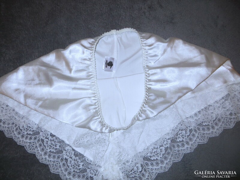 Fehér csipkés selyem hálónadrág db:64-100 cm Lady Olga